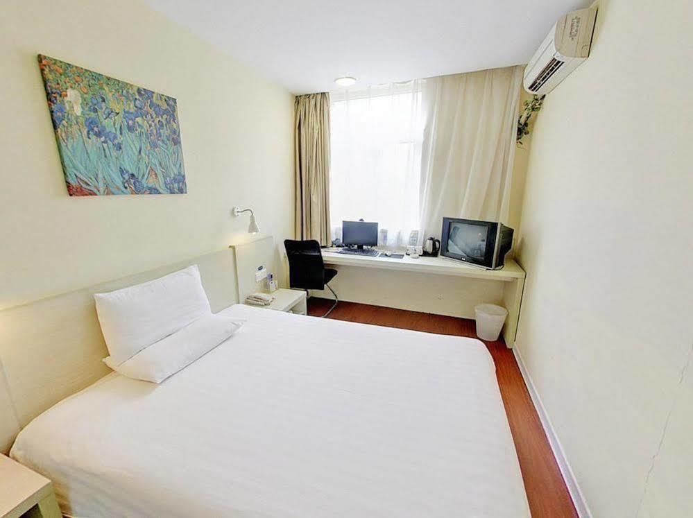 ฮั่นถิง โฮเทล เซี่ยงไฮ้ สถานีรถไฟใต้ดินสนามฟุตบอลหงโขว Hotel ภายนอก รูปภาพ