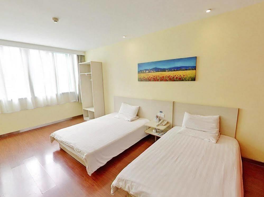 ฮั่นถิง โฮเทล เซี่ยงไฮ้ สถานีรถไฟใต้ดินสนามฟุตบอลหงโขว Hotel ภายนอก รูปภาพ