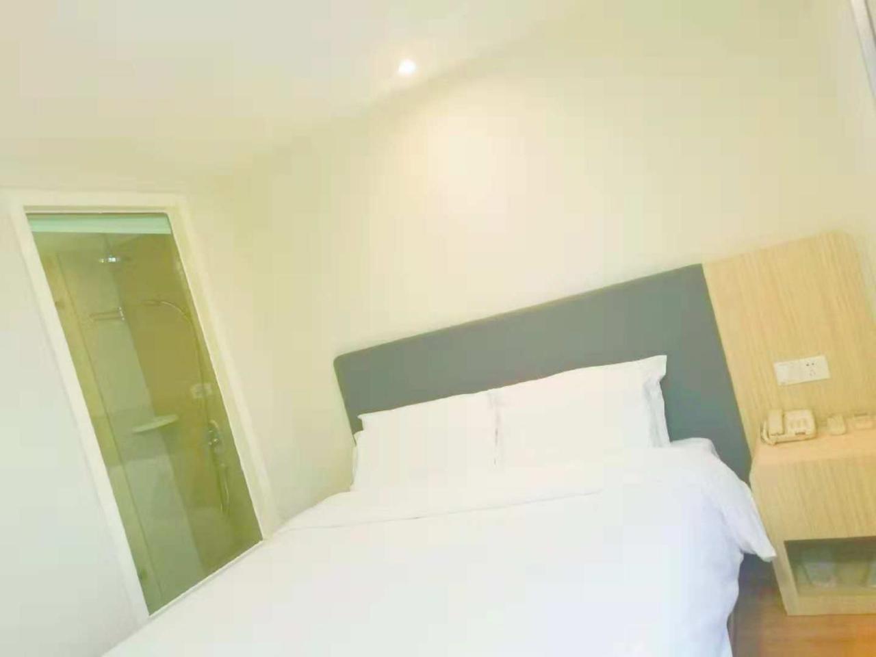 ฮั่นถิง โฮเทล เซี่ยงไฮ้ สถานีรถไฟใต้ดินสนามฟุตบอลหงโขว Hotel ภายนอก รูปภาพ