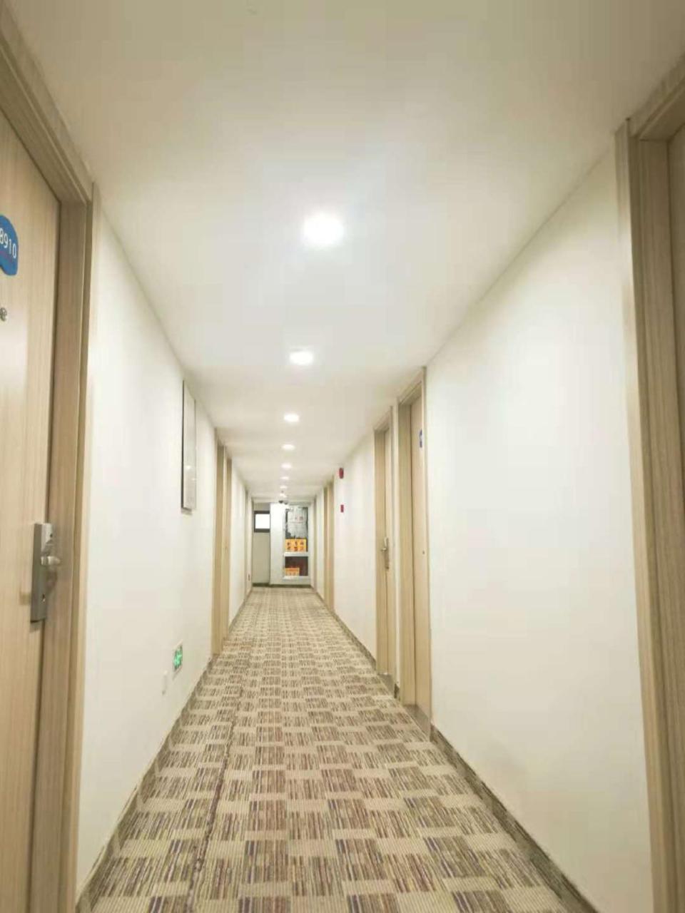 ฮั่นถิง โฮเทล เซี่ยงไฮ้ สถานีรถไฟใต้ดินสนามฟุตบอลหงโขว Hotel ภายนอก รูปภาพ