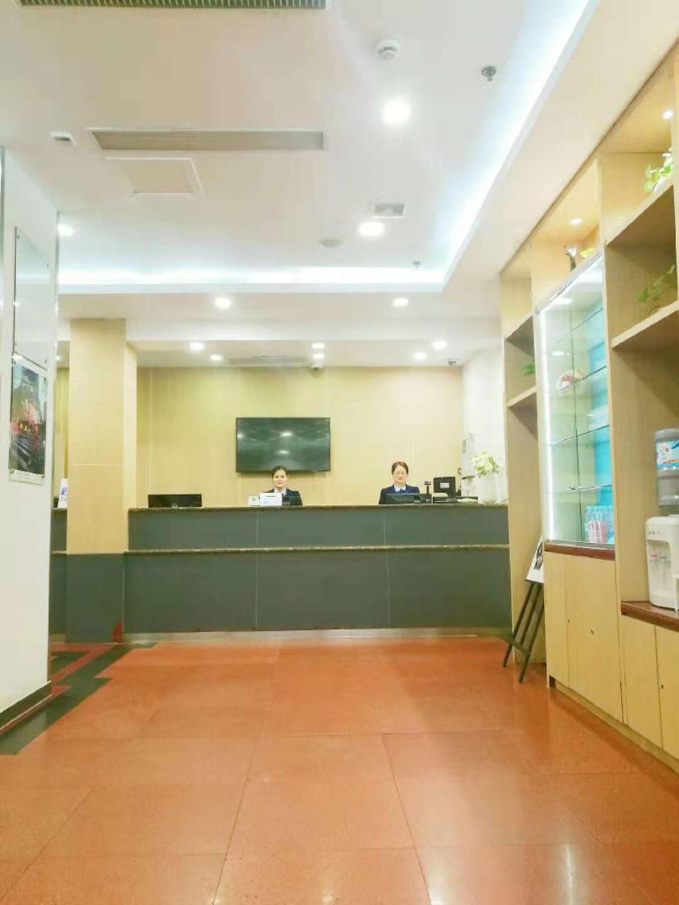 ฮั่นถิง โฮเทล เซี่ยงไฮ้ สถานีรถไฟใต้ดินสนามฟุตบอลหงโขว Hotel ภายนอก รูปภาพ