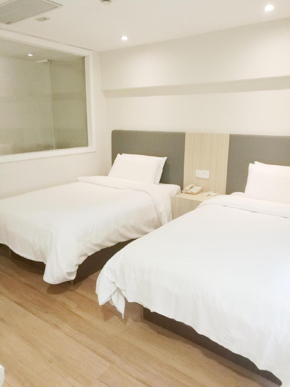 ฮั่นถิง โฮเทล เซี่ยงไฮ้ สถานีรถไฟใต้ดินสนามฟุตบอลหงโขว Hotel ภายนอก รูปภาพ