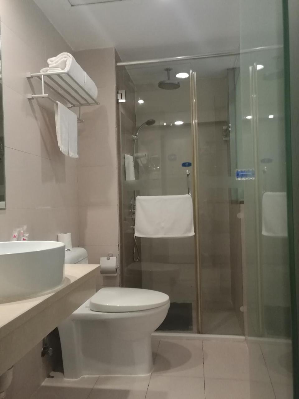 ฮั่นถิง โฮเทล เซี่ยงไฮ้ สถานีรถไฟใต้ดินสนามฟุตบอลหงโขว Hotel ภายนอก รูปภาพ